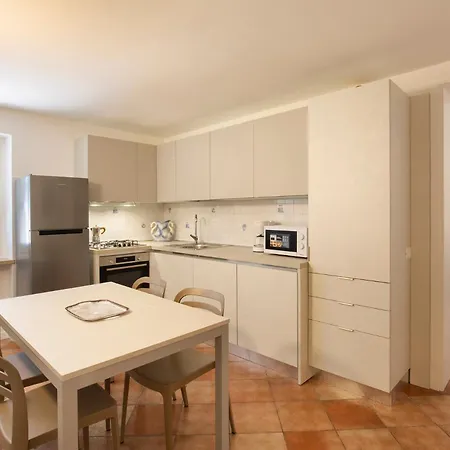 Casa Gloria - In Centro A Apartment San Zeno di Montagna